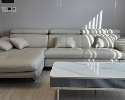 카우치소파와 소파테이블